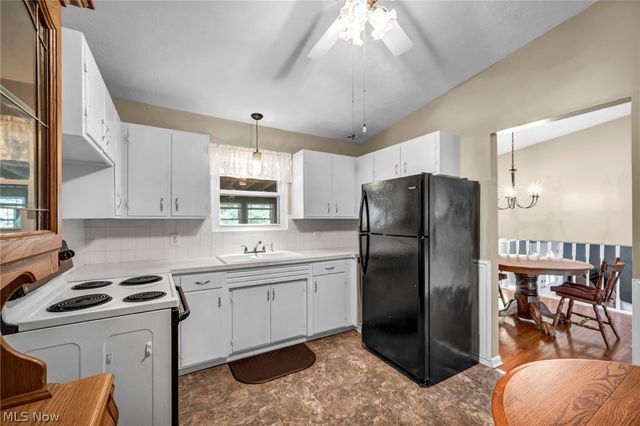 1347 S Polen Avenue, Mogadore, OH 44260