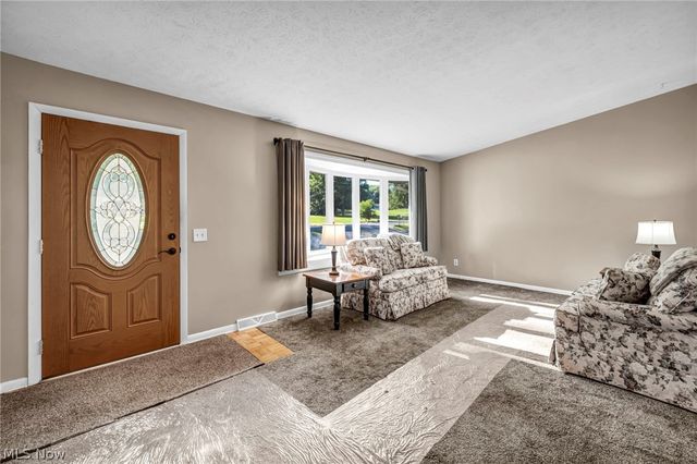 1347 S Polen Avenue, Mogadore, OH 44260