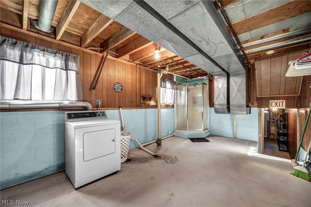1347 S Polen Avenue, Mogadore, OH 44260