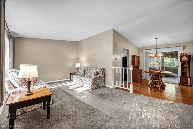1347 S Polen Avenue, Mogadore, OH 44260