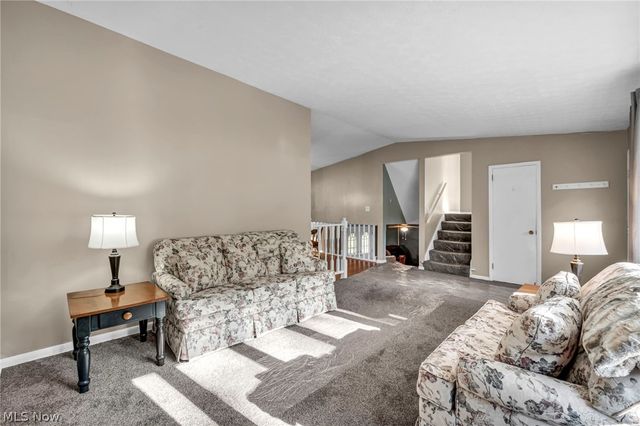 1347 S Polen Avenue, Mogadore, OH 44260
