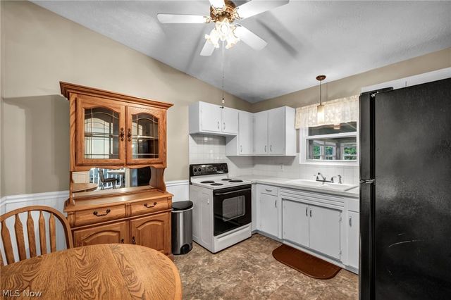 1347 S Polen Avenue, Mogadore, OH 44260