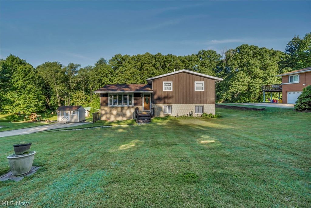 1347 S Polen Avenue, Mogadore, OH 44260