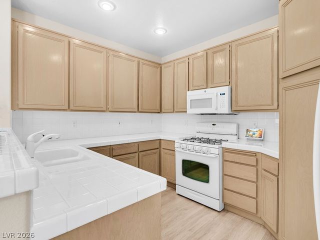 9201 Eagle Ridge Drive, Las Vegas, NV 89134