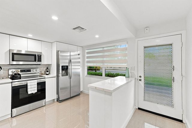 2405 Antigua Circle L1, Coconut Creek, FL 33066