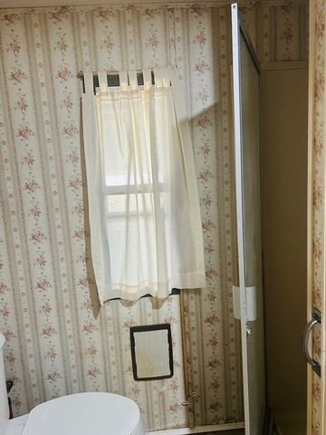 51 Champagne Rd, Gardner, MA 01440