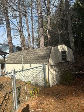 51 Champagne Rd, Gardner, MA 01440
