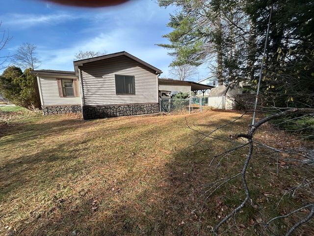 51 Champagne Rd, Gardner, MA 01440