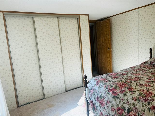 51 Champagne Rd, Gardner, MA 01440