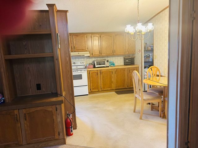 51 Champagne Rd, Gardner, MA 01440