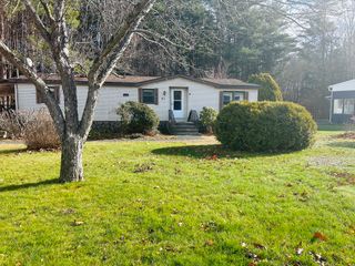 51 Champagne Rd, Gardner, MA 01440