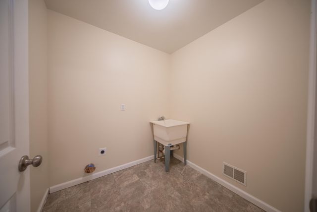 8671 Lilly Drive, Ypsilanti, MI 48197