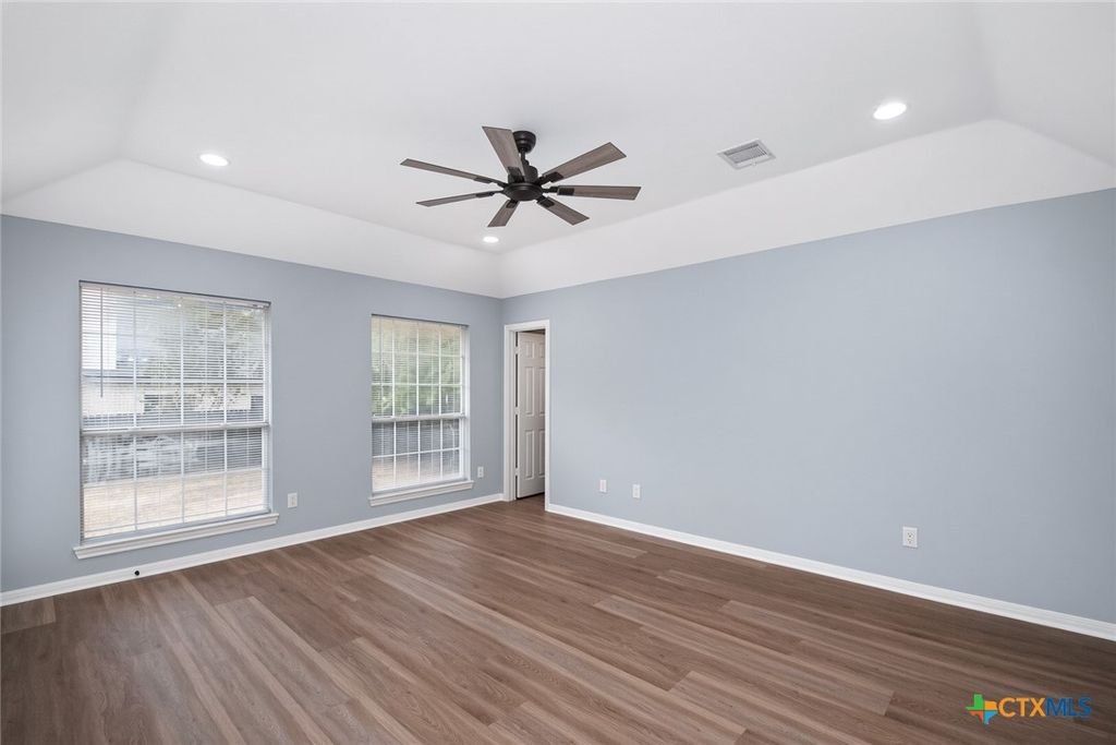 Image 12 of property listing at 29000 Colonial Drive, Georgetown, TX 78628