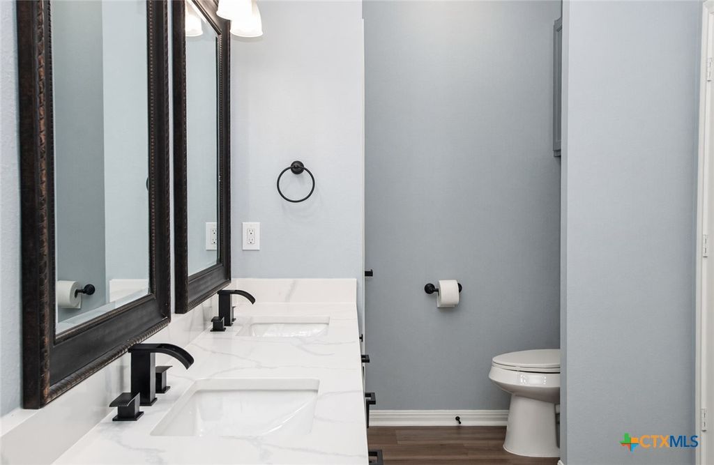 Image 15 of property listing at 29000 Colonial Drive, Georgetown, TX 78628