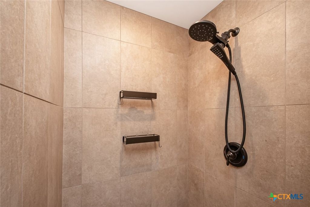 Image 17 of property listing at 29000 Colonial Drive, Georgetown, TX 78628