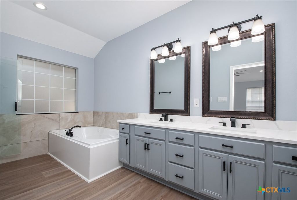 Image 19 of property listing at 29000 Colonial Drive, Georgetown, TX 78628