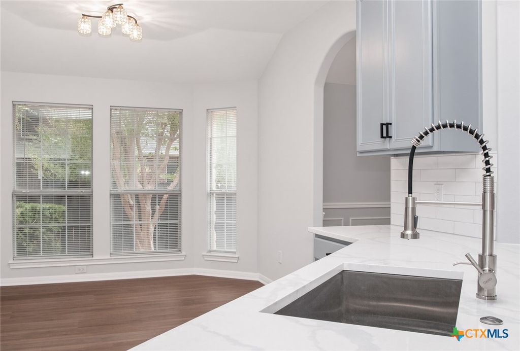Image 20 of property listing at 29000 Colonial Drive, Georgetown, TX 78628