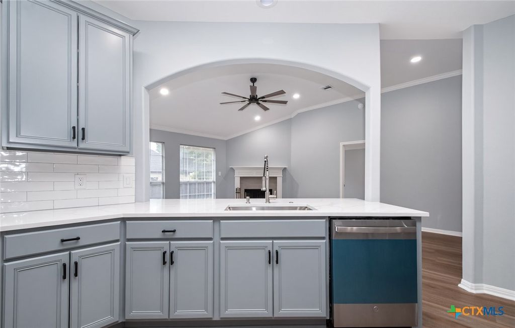 Image 21 of property listing at 29000 Colonial Drive, Georgetown, TX 78628