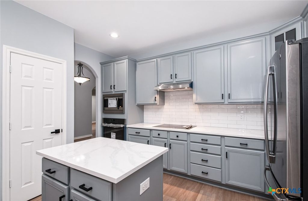 Image 22 of property listing at 29000 Colonial Drive, Georgetown, TX 78628