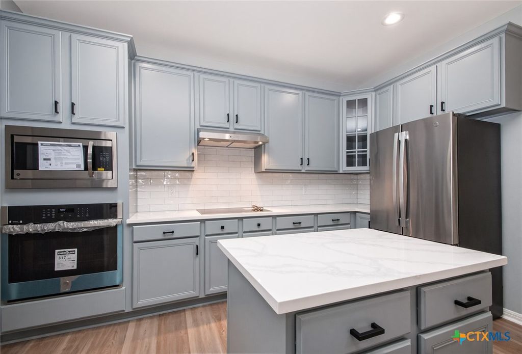 Image 23 of property listing at 29000 Colonial Drive, Georgetown, TX 78628