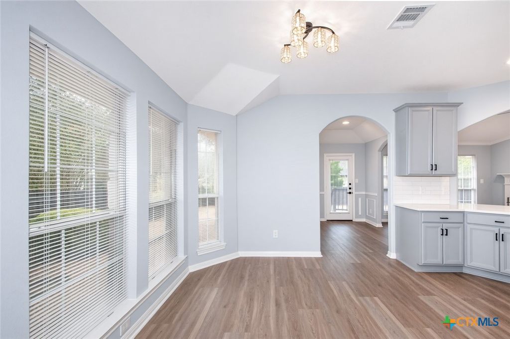 Image 28 of property listing at 29000 Colonial Drive, Georgetown, TX 78628