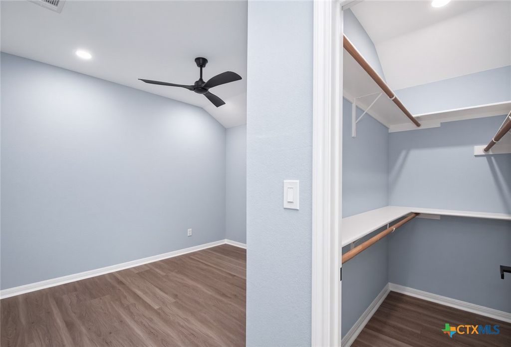 Image 37 of property listing at 29000 Colonial Drive, Georgetown, TX 78628