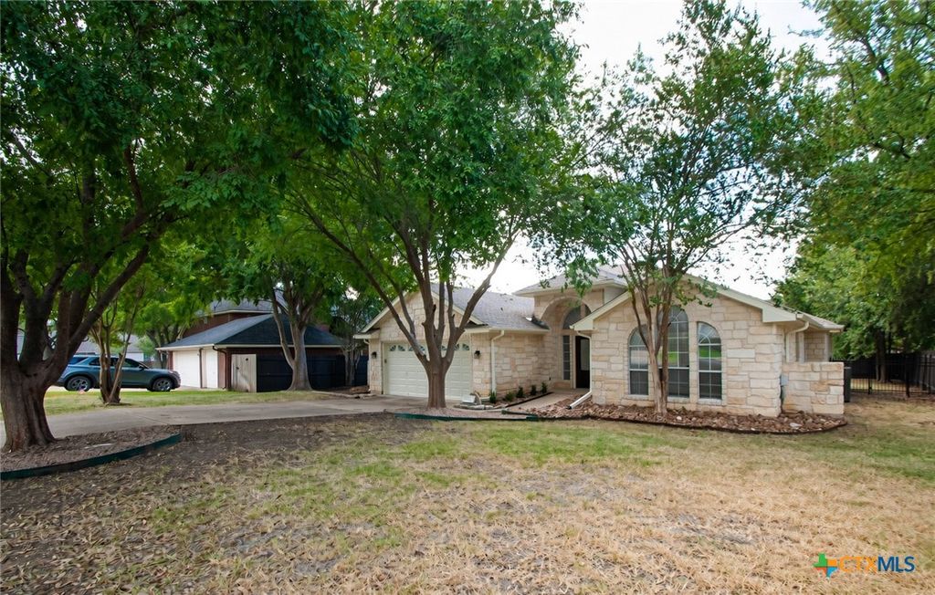 Image 45 of property listing at 29000 Colonial Drive, Georgetown, TX 78628