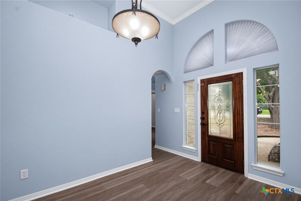 Image 6 of property listing at 29000 Colonial Drive, Georgetown, TX 78628