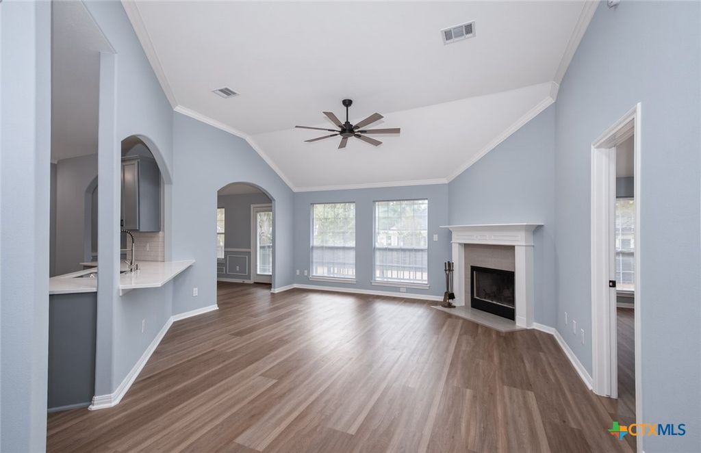 Image 8 of property listing at 29000 Colonial Drive, Georgetown, TX 78628