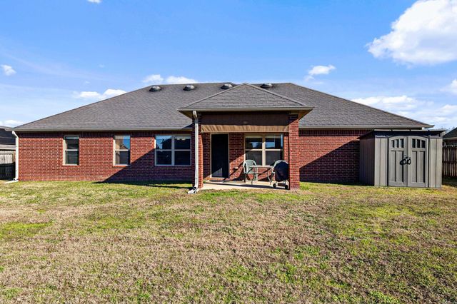 15 Darlington Drive, Cabot, AR 72023