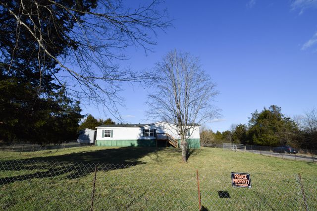 635 Celsor Rd, Hartsville, TN 37074