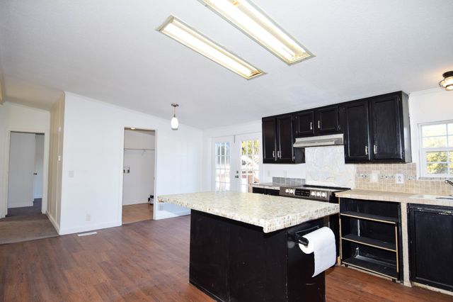 635 Celsor Rd, Hartsville, TN 37074