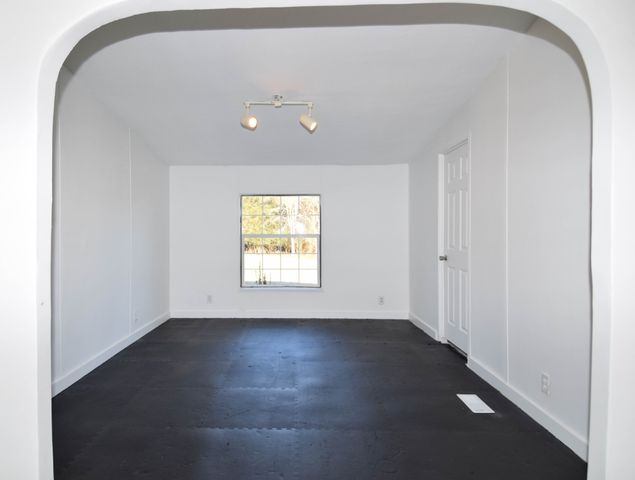 635 Celsor Rd, Hartsville, TN 37074