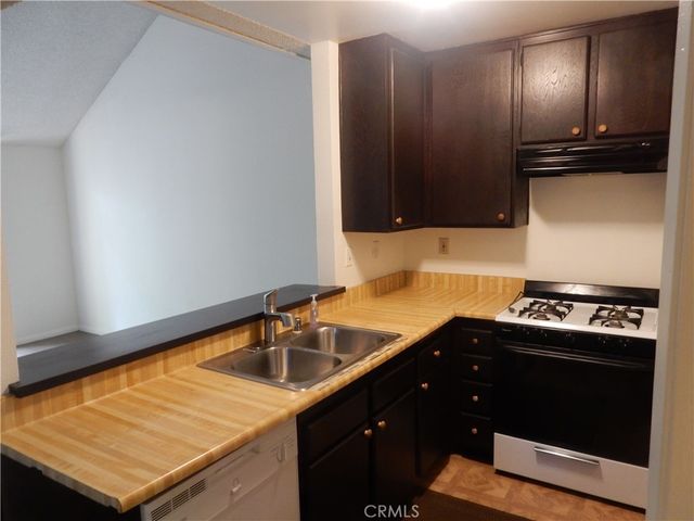 7101 Farralone Avenue 147, Canoga Park, CA 91303