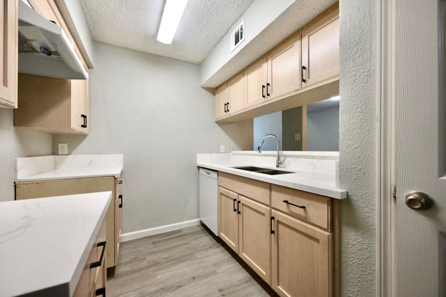 3200 S Gessner 204, Houston, TX 77063