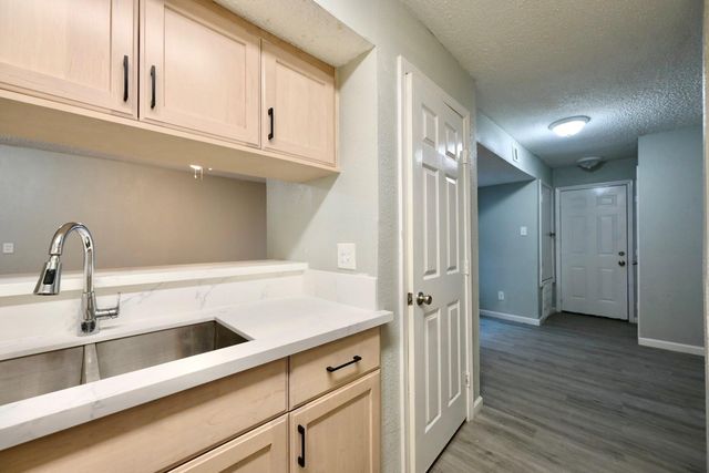 3200 S Gessner 204, Houston, TX 77063