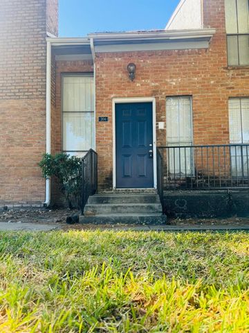 3200 S Gessner 204, Houston, TX 77063