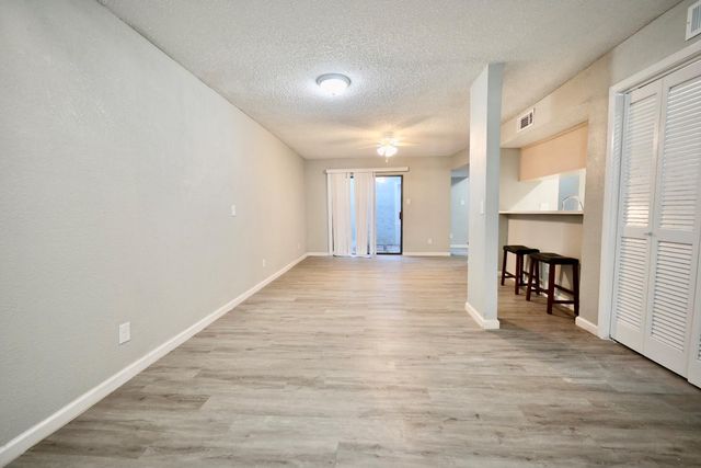 3200 S Gessner 204, Houston, TX 77063