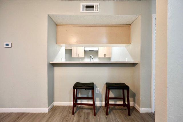 3200 S Gessner 204, Houston, TX 77063