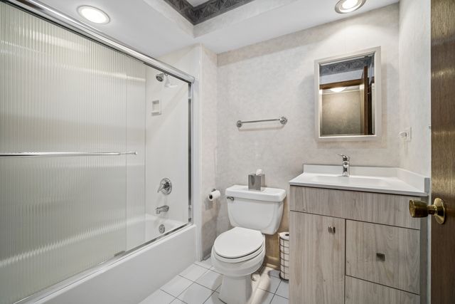 621 Echo Lane, Glenview, IL 60025