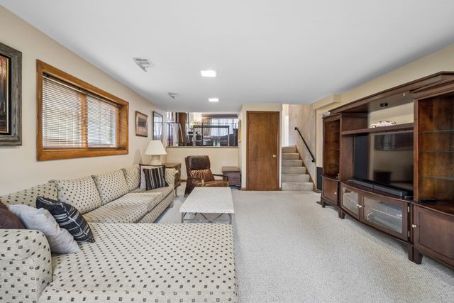 621 Echo Lane, Glenview, IL 60025