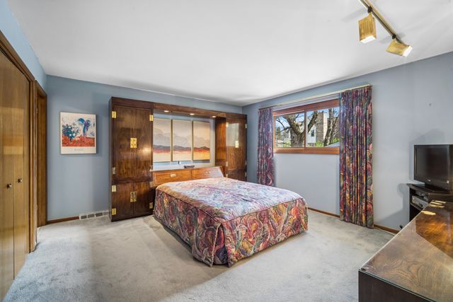 621 Echo Lane, Glenview, IL 60025