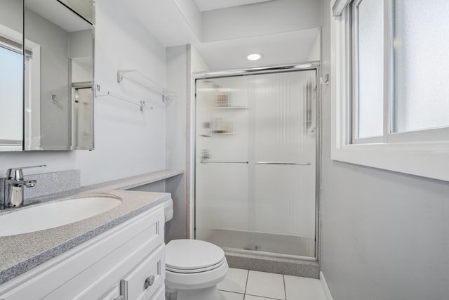 621 Echo Lane, Glenview, IL 60025