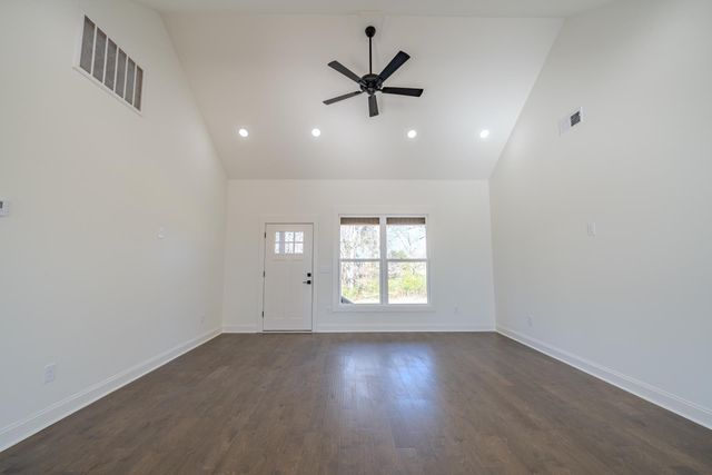 200 BELVEDERE CIR, Savannah, TN 38372