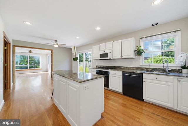 16818 BRIARDALE RD, Rockville, MD 20855
