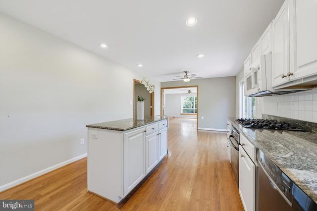 16818 BRIARDALE RD, Rockville, MD 20855
