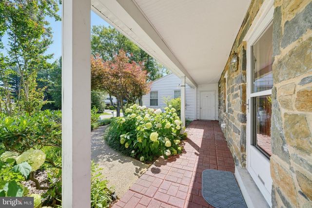 16818 BRIARDALE RD, Rockville, MD 20855