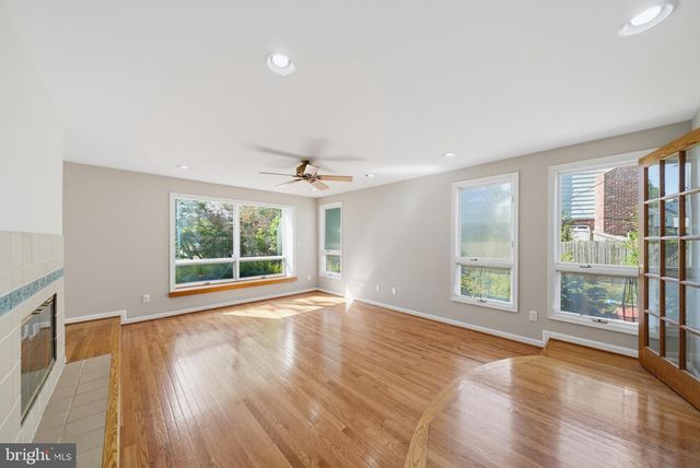 16818 BRIARDALE RD, Rockville, MD 20855