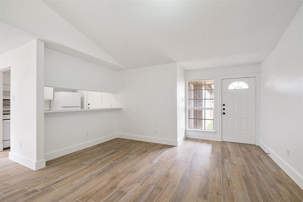 2002 Leeann DR A, Austin, TX 78758