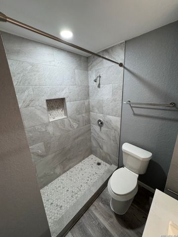 1833 Garys, San Antonio, TX 78247